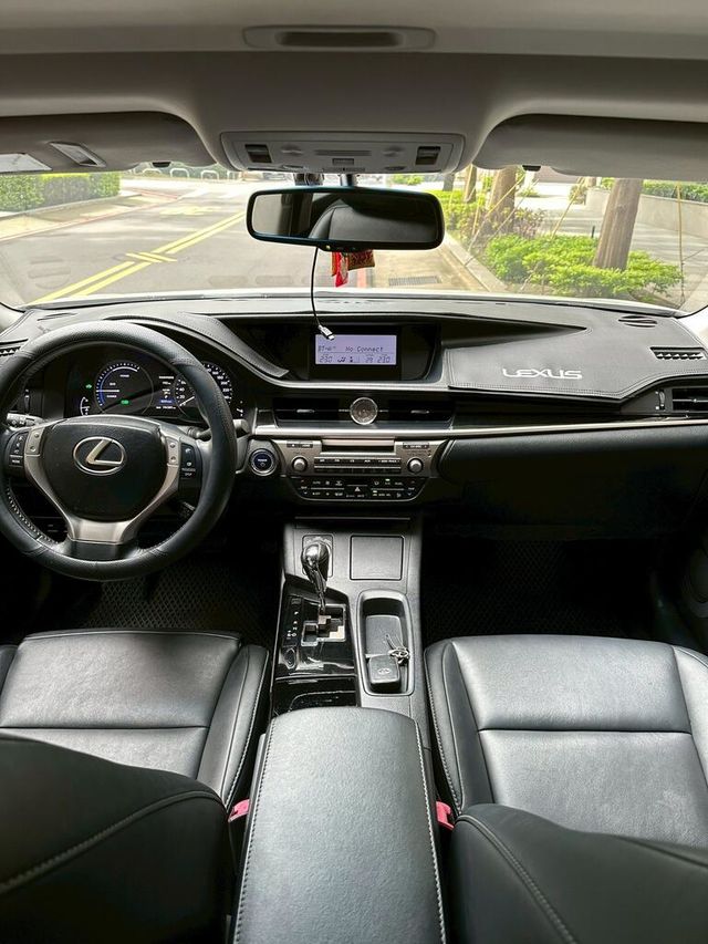 LEXUS凌志 ES300H  第5張相片