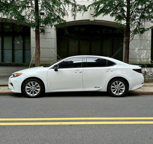 LEXUS凌志 ES300H  第6張相片