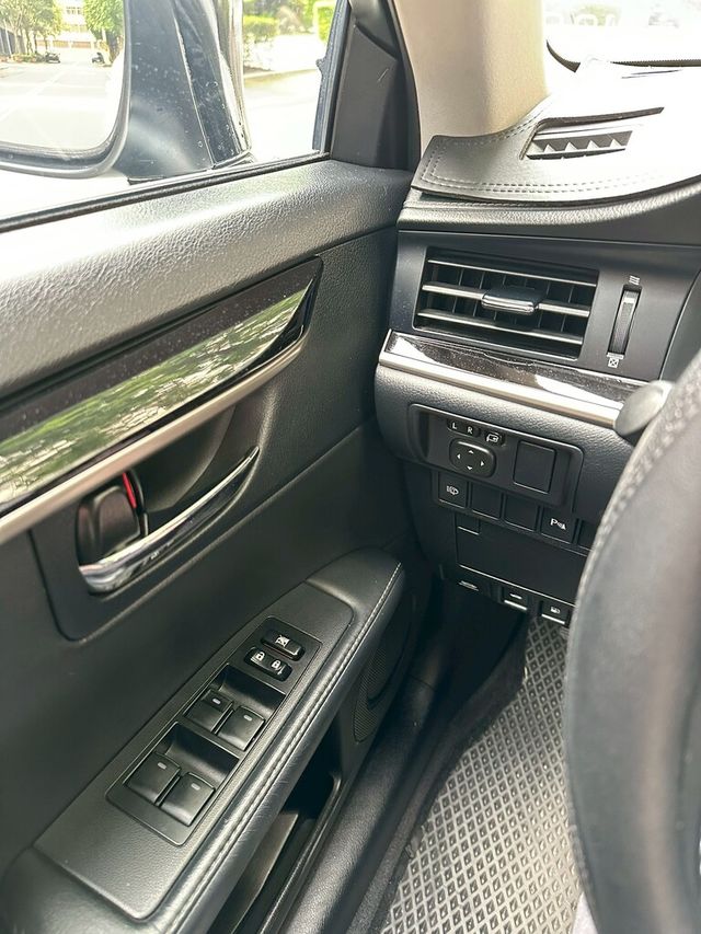 LEXUS凌志 ES300H  第9張相片