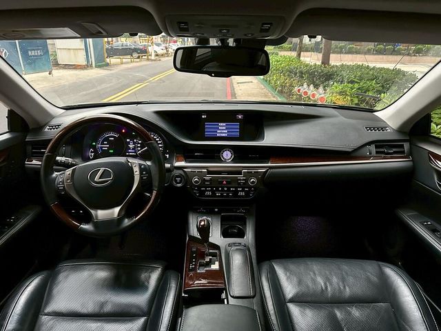 LEXUS凌志 ES300H  第5張相片