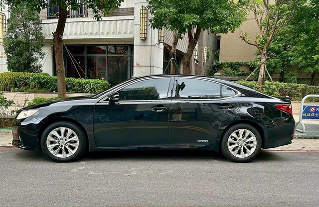 LEXUS凌志 ES300H  第6張相片