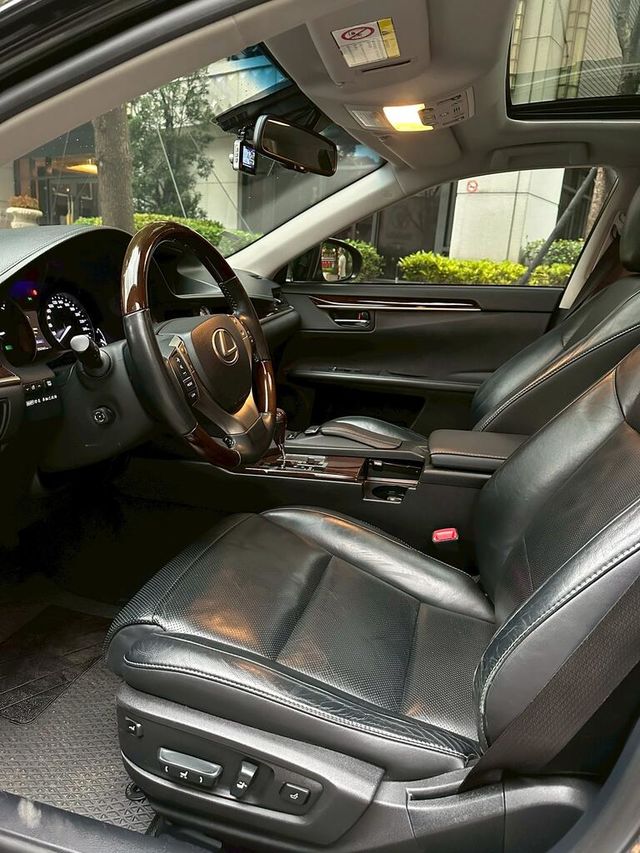 LEXUS凌志 ES300H  第7張相片