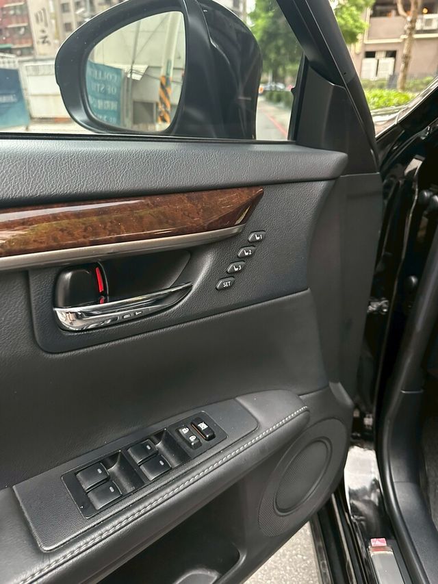 LEXUS凌志 ES300H  第11張相片