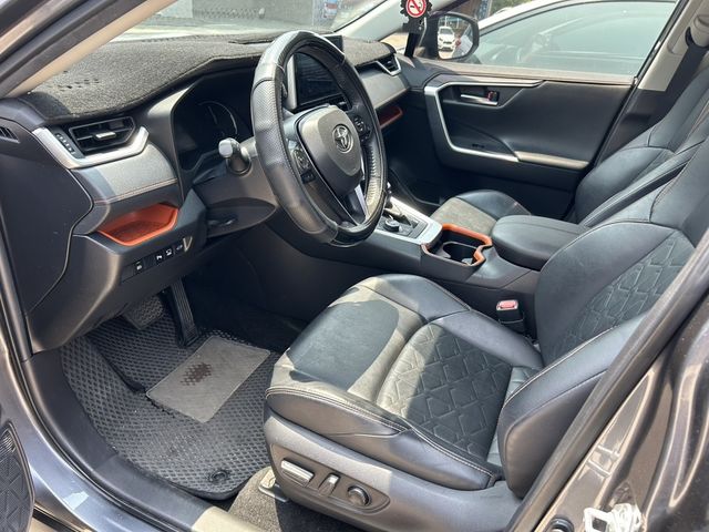 TOYOTA豐田 RAV4  第3張相片