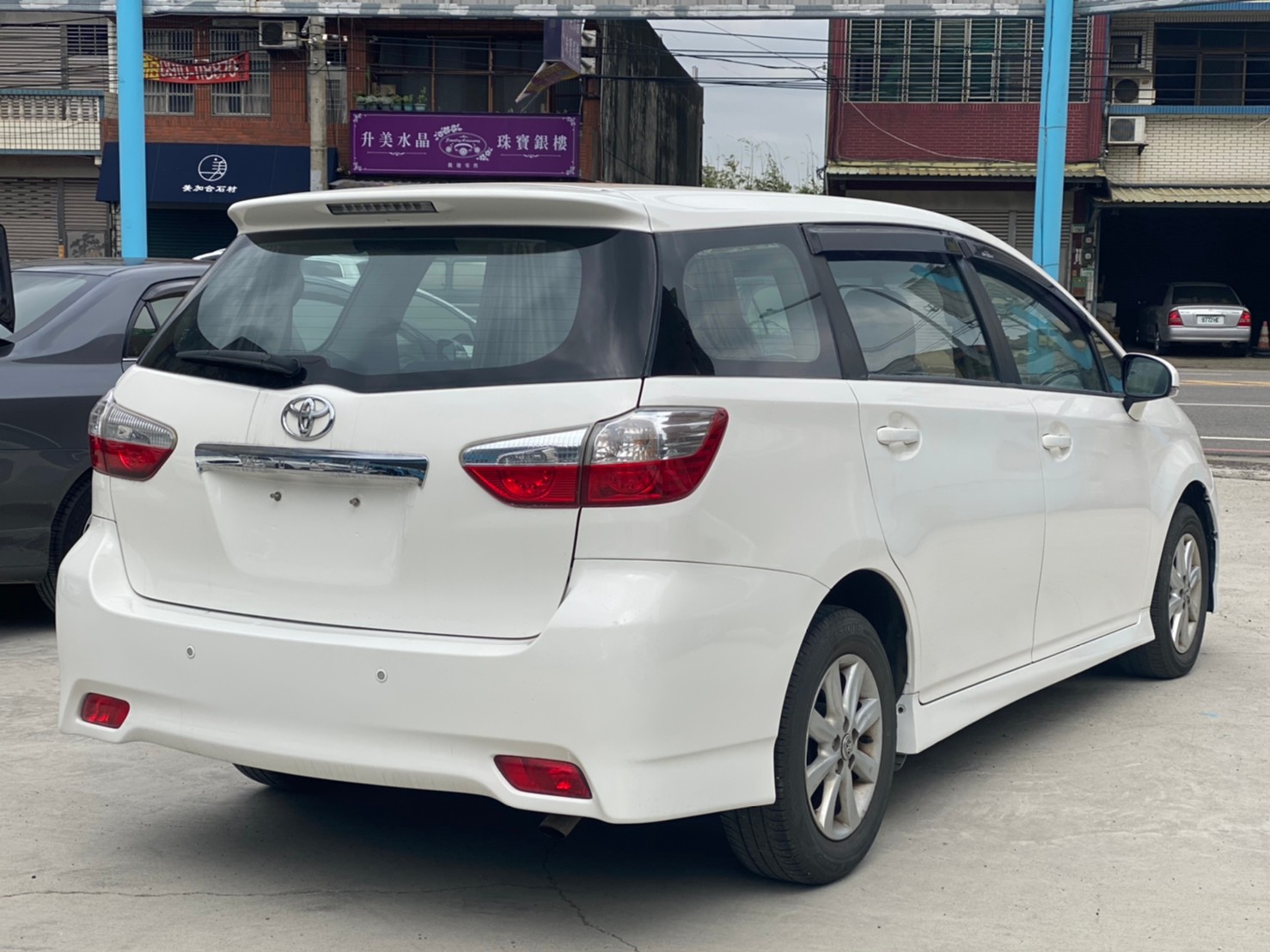 2022 8月實車在店 2012 Toyota Wish 超保值絕版七人座休旅 全新皮椅   第5張相片