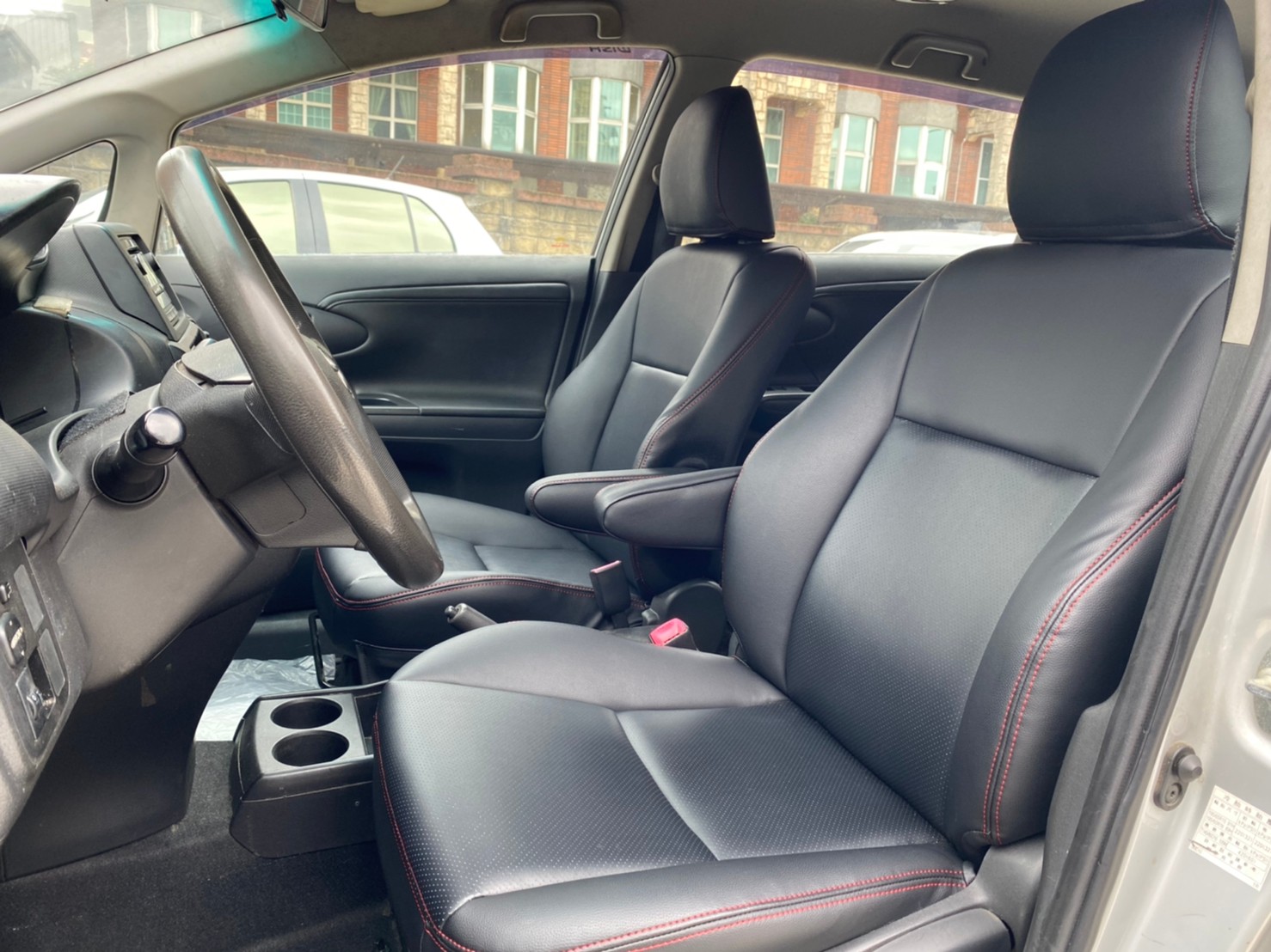 2022 8月實車在店 2012 Toyota Wish 超保值絕版七人座休旅 全新皮椅   第8張相片