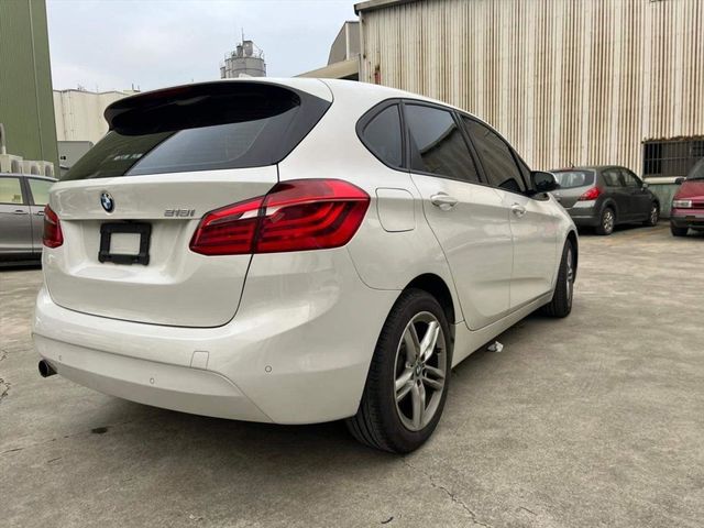 網路熱門店家 歡迎來店賞車!!  第7張相片