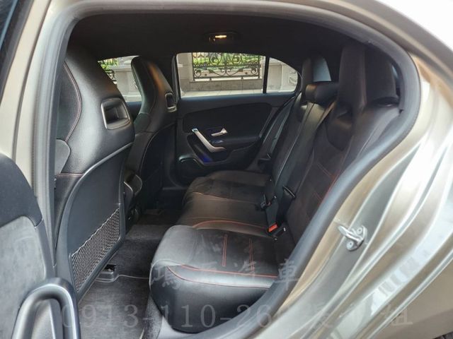 A180/總代理/盲點/AMG/氣氛燈/衛星導航/倒車顯影/電動座椅  第6張相片