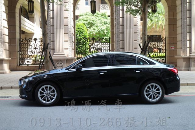A200/總代理/盲點/氣氛燈/衛星導航/倒車顯影/電動座椅  第2張相片