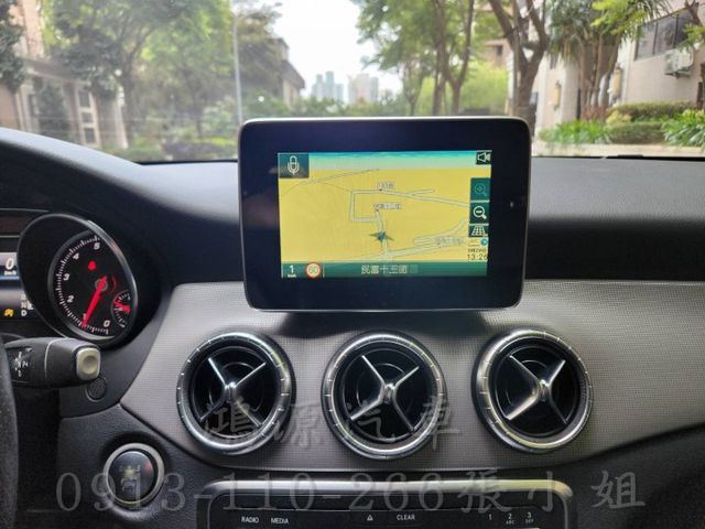 CLA200 SB /總代理/I-KEY/衛星導航/倒車顯影/電動座椅/電尾門  第9張相片