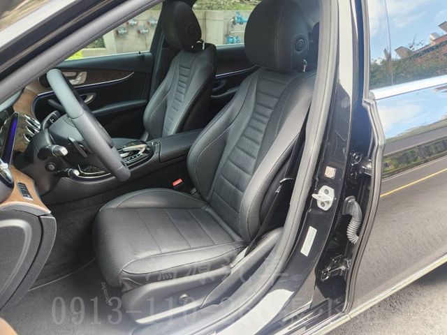 E250/總代理/車道偏移/天窗/盲點/摸門衛星導航/倒車顯影/電動座椅/電尾門  第4張相片