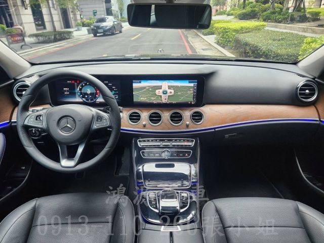 E250/總代理/車道偏移/天窗/盲點/摸門衛星導航/倒車顯影/電動座椅/電尾門  第5張相片