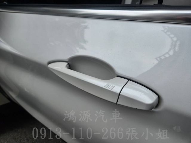 X1 20I /總代理/車道偏移/摸門/抬顯/全景天窗/衛星導航/倒車顯影/電動座椅/電尾門  第14張相片