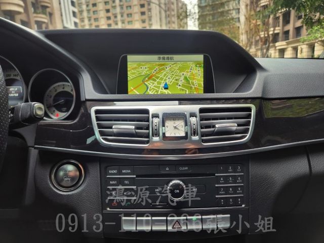 E200/AMG/天窗/摸門/衛星導航/倒車顯影/電動座椅  第8張相片