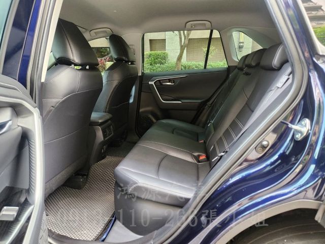 RAV4/ACC/盲點/摸們/衛星導航/倒車顯影/電動座椅/電尾門  第6張相片