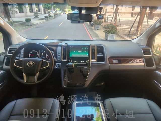 GRANVIA /9人座/盲點/ACC/氣氛燈/電動座椅/電尾門/20吋鋁圈/精品改裝  第5張相片