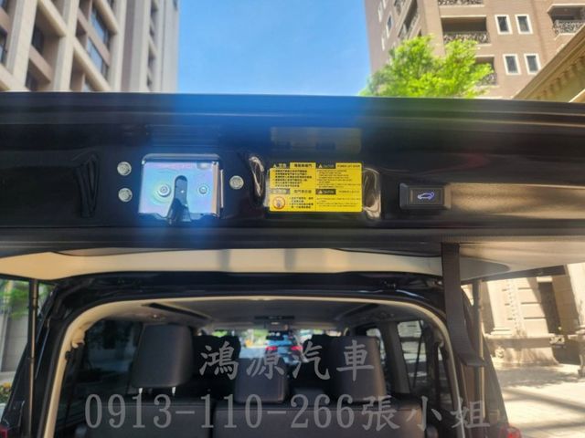 GRANVIA /9人座/盲點/ACC/氣氛燈/電動座椅/電尾門/20吋鋁圈/精品改裝  第14張相片