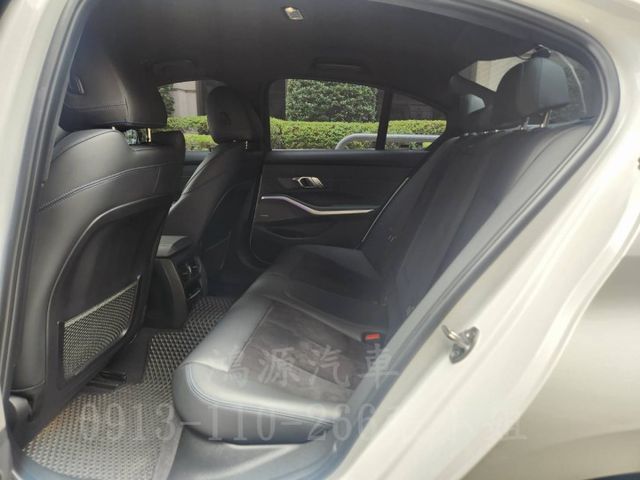 320i /總代理/ACC/盲點/抬顯/無線充電/氣氛燈/倒車顯影/電動座椅/電尾門  第6張相片