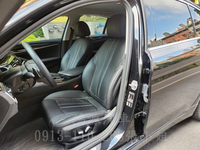 520i /總代理/LUXURY/盲點/氣氛燈/衛星導航/倒車顯影/電動座椅/電尾門  第4張相片