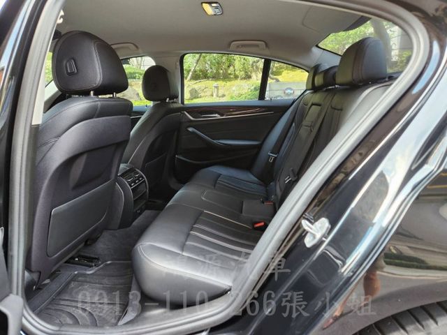520i /總代理/LUXURY/盲點/氣氛燈/衛星導航/倒車顯影/電動座椅/電尾門  第6張相片