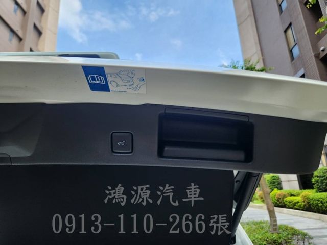 KUGA/ ACC/ST-LINE/盲點/360度環景/電動座椅/衛星導航/腳踢尾門  第15張相片