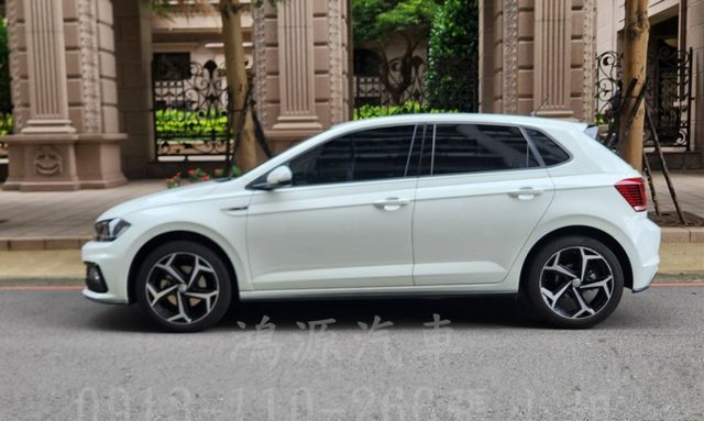 POLO/R-LINE/盲點/摸門/車道偏移/衛星導航/倒車顯影/漂亮好車  第2張相片