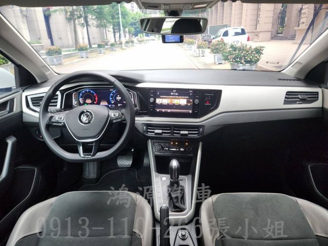 POLO/R-LINE/盲點/摸門/車道偏移/衛星導航/倒車顯影/漂亮好車  第5張相片