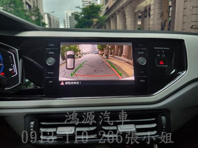 POLO/R-LINE/盲點/摸門/車道偏移/衛星導航/倒車顯影/漂亮好車  第7張相片