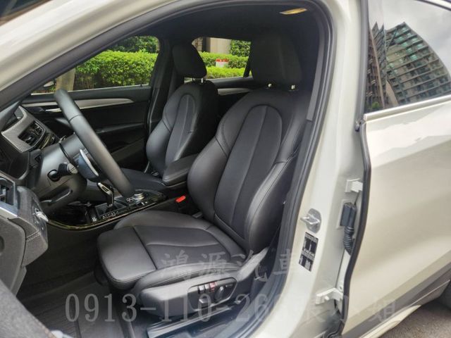 X2 20i /M版/總代理/氣氛燈/車道偏移/衛星導航/倒車顯影/電動座椅/電尾們  第4張相片