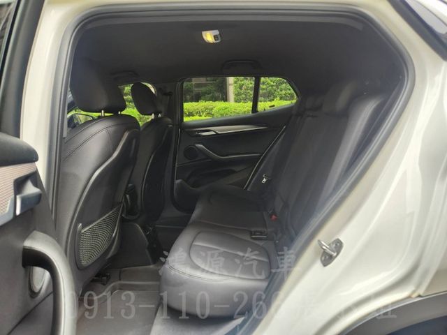 X2 20i /M版/總代理/氣氛燈/車道偏移/衛星導航/倒車顯影/電動座椅/電尾們  第6張相片