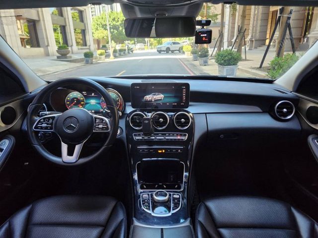 C180/ACC/盲點/摸門/衛星導航/倒車顯影/電動座椅  第5張相片