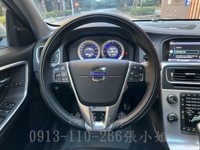 V60/天窗/盲點/車道偏移/衛星導航/倒車顯影/電動座椅/低里程  第8張相片