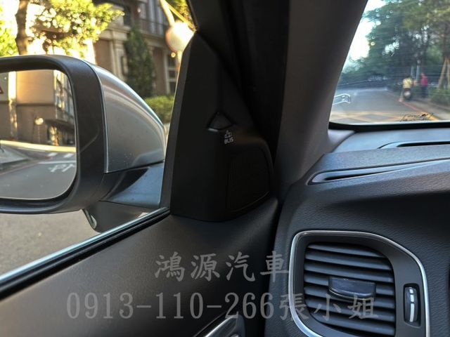 V60/天窗/盲點/車道偏移/衛星導航/倒車顯影/電動座椅/低里程  第9張相片