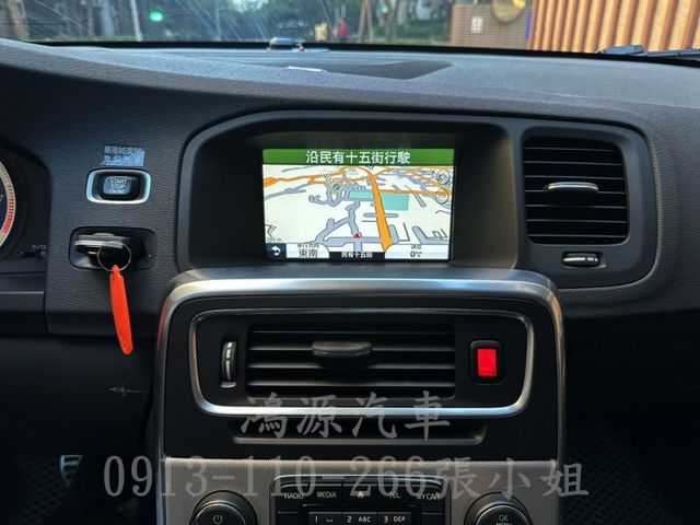 V60/天窗/盲點/車道偏移/衛星導航/倒車顯影/電動座椅/低里程  第11張相片