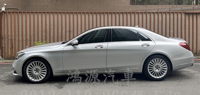 S560L /總代理/23P/盲點/全景天窗/衛星導航/倒車顯影/電動座椅/電尾門  第2張相片