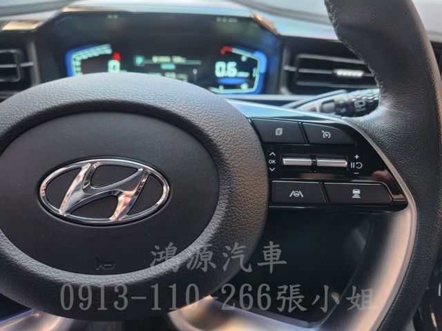 CUSTIN/KUG-B/7人座/盲點/ACC/雙天窗/雙滑門/無線充電氣/360度環境/電動尾門  第10張相片