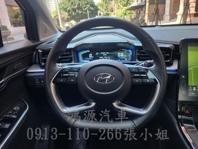 CUSTIN/KUG-B/7人座/盲點/ACC/雙天窗/雙滑門/無線充電氣/360度環境/電動尾門  第14張相片