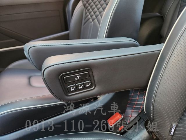 CUSTIN/KUG-B/7人座/盲點/ACC/雙天窗/雙滑門/無線充電氣/360度環境/電動尾門  第15張相片