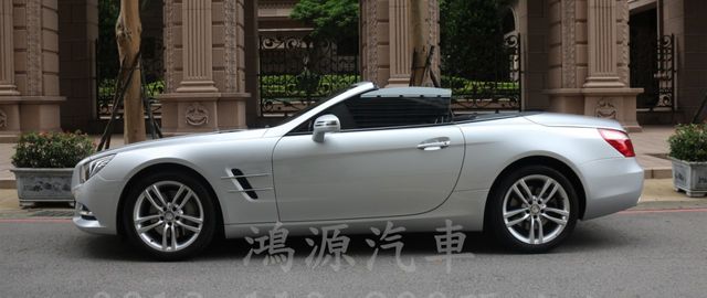 SL350/總代理/低里程/摸門/硬頂雙門敞篷/倒車顯影/電動座椅/電尾門  第5張相片
