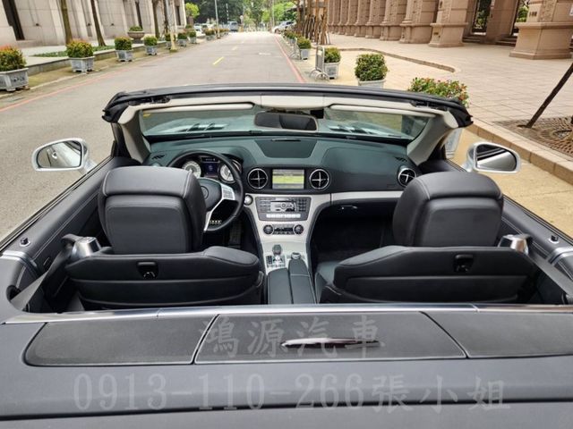 SL350/總代理/低里程/摸門/硬頂雙門敞篷/倒車顯影/電動座椅/電尾門  第11張相片