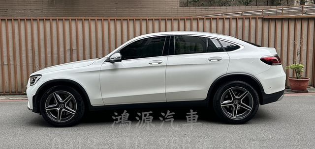 GLC300 COUPE/盲點/摸門/ACC/衛星導航/倒車顯影/電動座椅/電尾門  第2張相片
