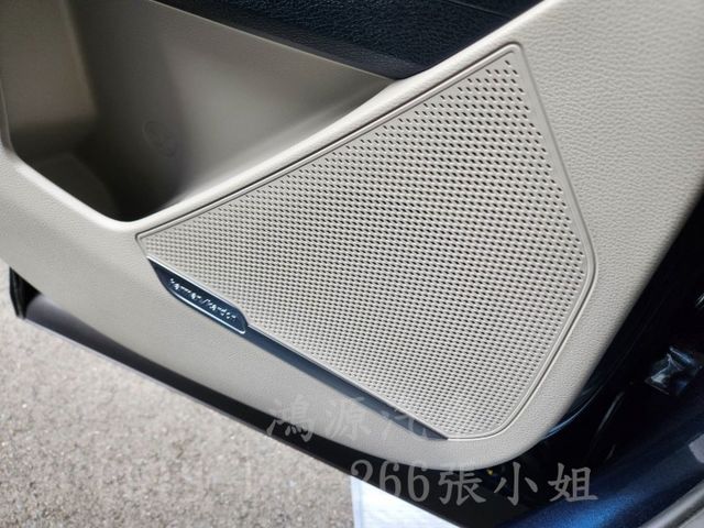 E300/23P/天窗/盲點/摸門/氣氛燈/衛星導航/倒車顯影/電動座椅/電尾門  第13張相片