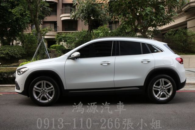 GLA180/總代理/盲點/摸門/衛星導航/倒車顯影/電尾門˙  第2張相片