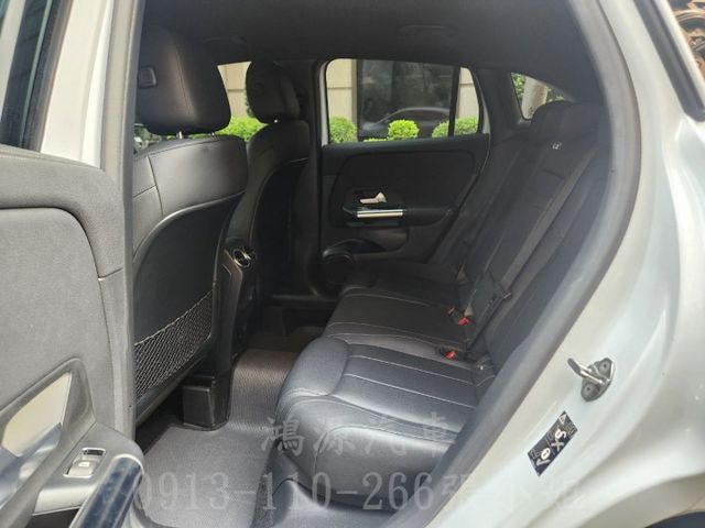 GLA180/總代理/盲點/摸門/衛星導航/倒車顯影/電尾門˙  第6張相片