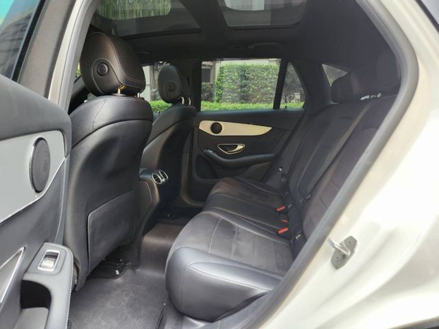 GLC250/總代理/摸門/全景天窗/衛星導航/360度倒車顯影/電動座椅/電尾門  第6張相片