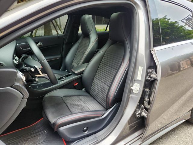 A180/總代理/全景天窗/衛星導航/倒車顯影/電動座椅  第4張相片