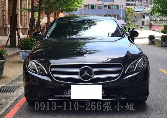 E200/總代理/車道偏移/氣氛燈/盲點/摸門/衛星導航/倒車顯影/電動座椅/電尾門  第1張相片