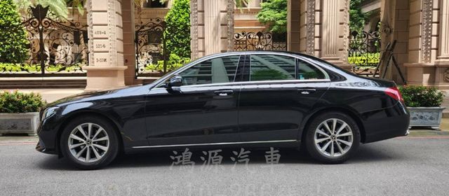 E200/總代理/車道偏移/氣氛燈/盲點/摸門/衛星導航/倒車顯影/電動座椅/電尾門  第2張相片
