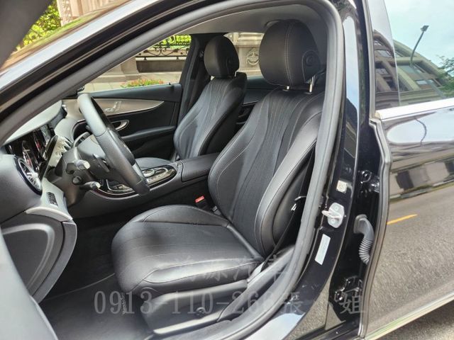 E200/總代理/車道偏移/氣氛燈/盲點/摸門/衛星導航/倒車顯影/電動座椅/電尾門  第4張相片