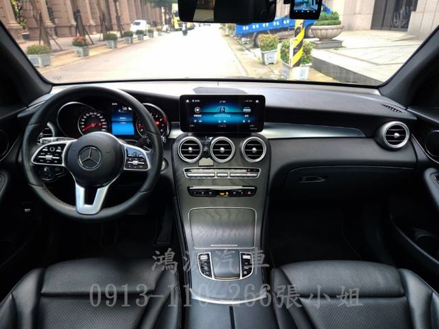 GLC300/ACC/盲點/摸門/衛星導航/倒車顯影/電動座椅/電尾門  第5張相片